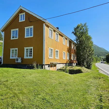 Semesterbostad Familie Og Gruppevennlig Hus 12 Senger 240kvm *