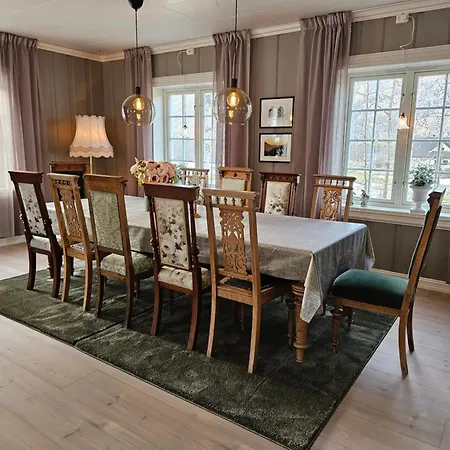 Casa de Férias Familie Og Gruppevennlig Hus 12 Senger 240kvm