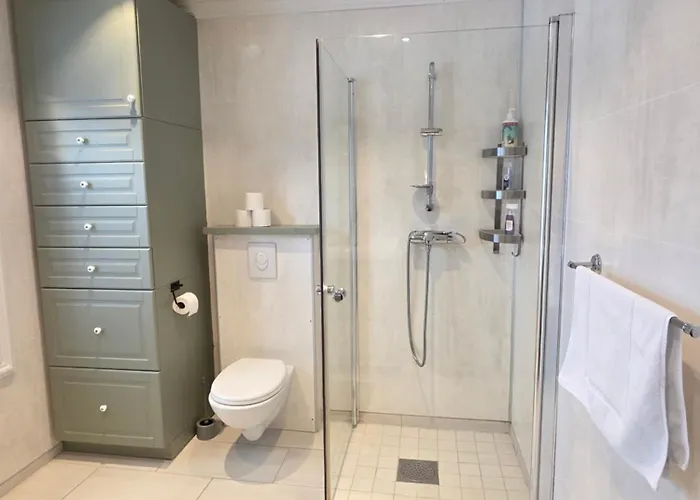 Familie Og Gruppevennlig Hus 12 Senger 240kvm Holiday home *